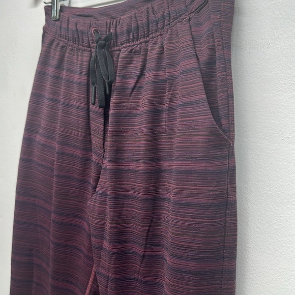 Lululemon Jet Crop Slim Leggings Pants Elastic Waist Striped Maroon Red Size 2 - Picture 4 of 8